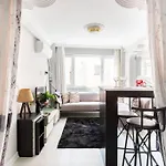 Practical And Cozy Flat Near Taksim Istikal