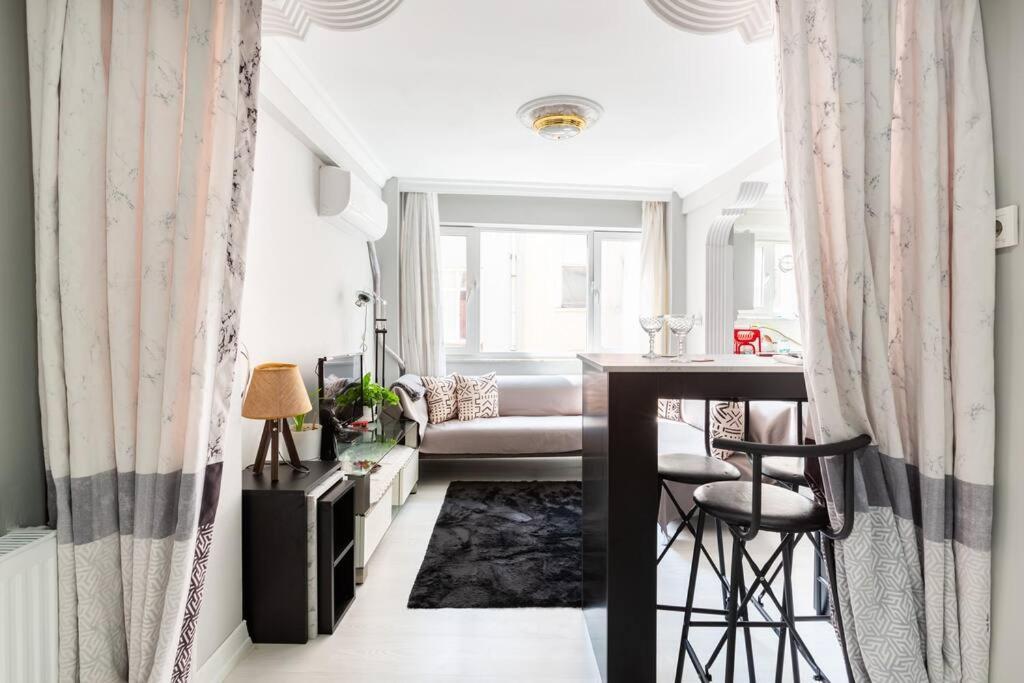 Apartament Practical And Cozy Flat Near Taksim Istikal *